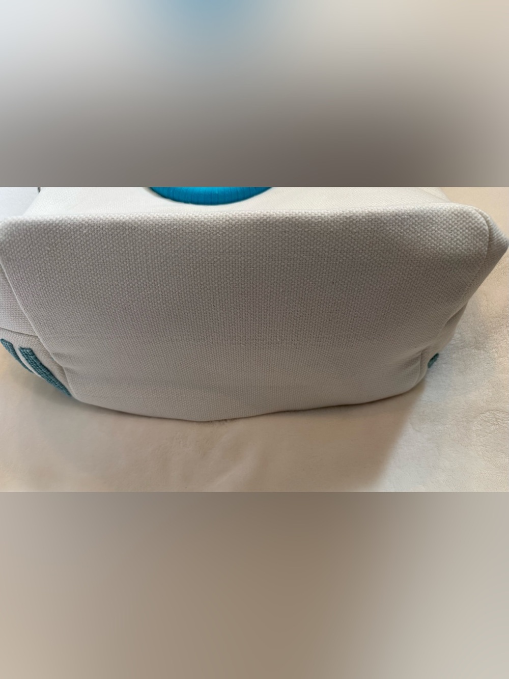 Sol and Mer White Canvas Tote. Turquoise Handles & handcrafted beaded Crabs NWT - Picture 7 of 7